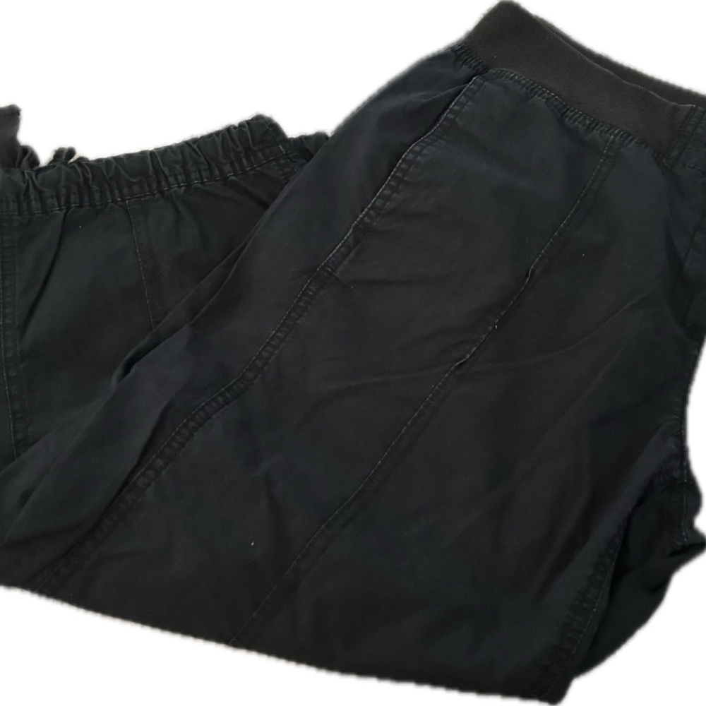 New York & Company Black Capris Lightweight Relaxed Fit Size 10